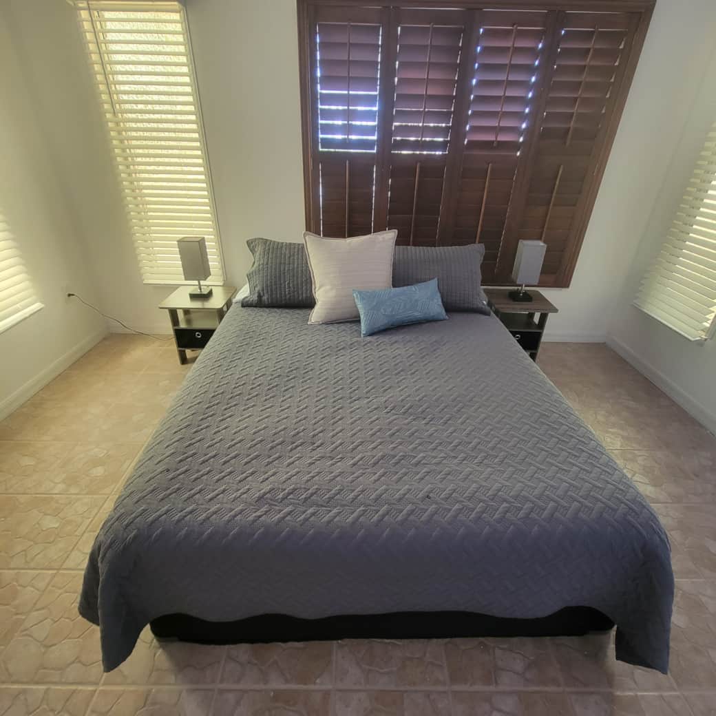Confortable queen size bed