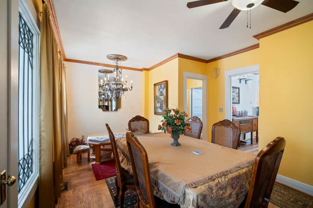 Dining 2