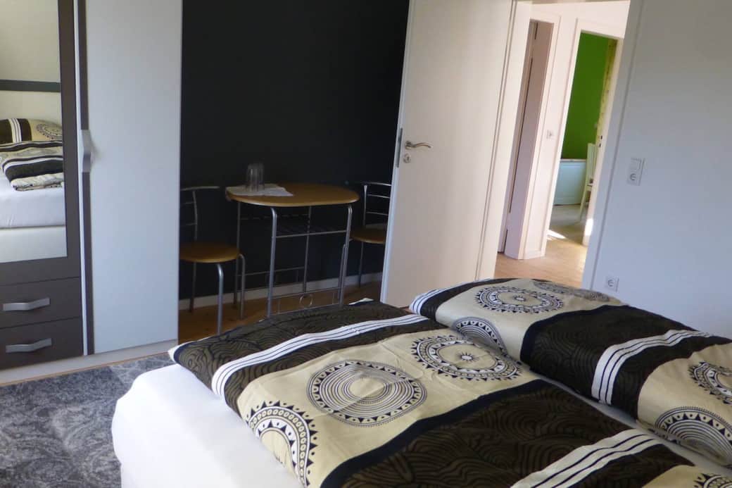 Schlafzimmer 2 (etwas kleiner, aber ebenso gemütlich) Schlafzimmer 2 (etwas kleiner, aber ebenso gemütlich)