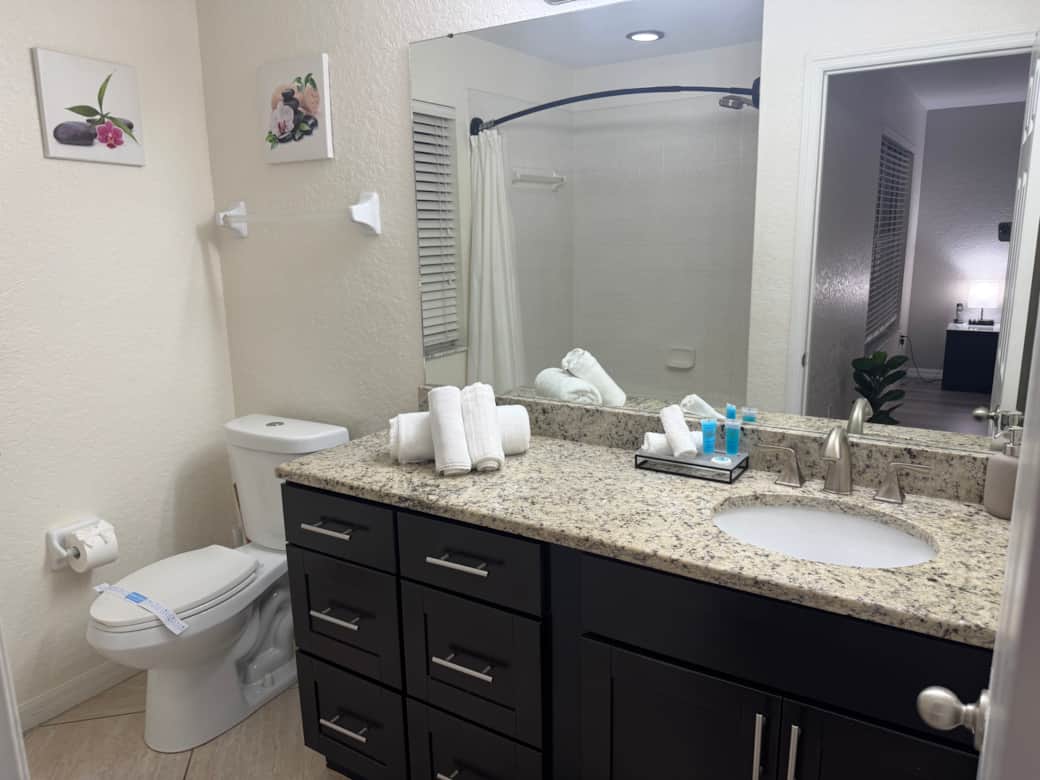 Master bedroom bathroom