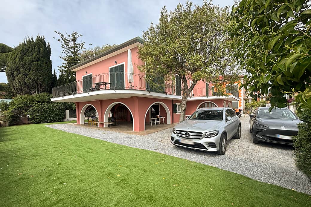 Villa Gabriella | Garten & Parkplätze