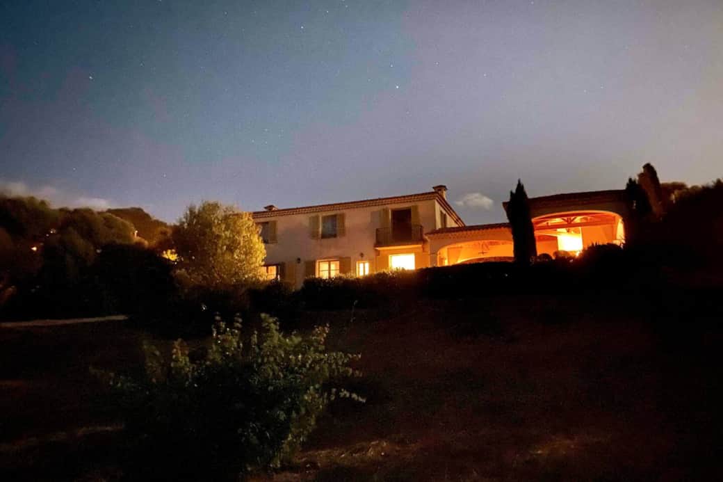 Vue du jardin sous la voute étoilée Corse