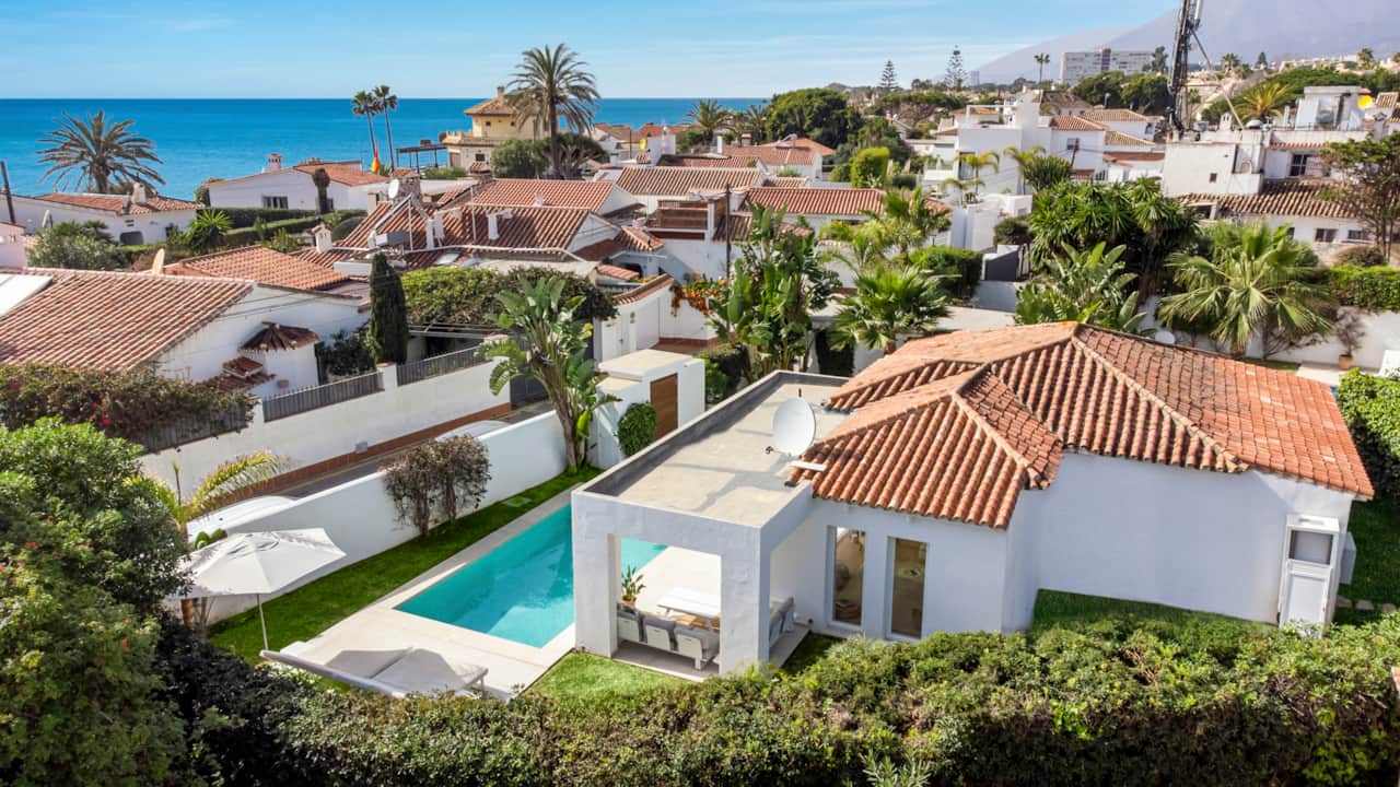 Villa close to the beach.