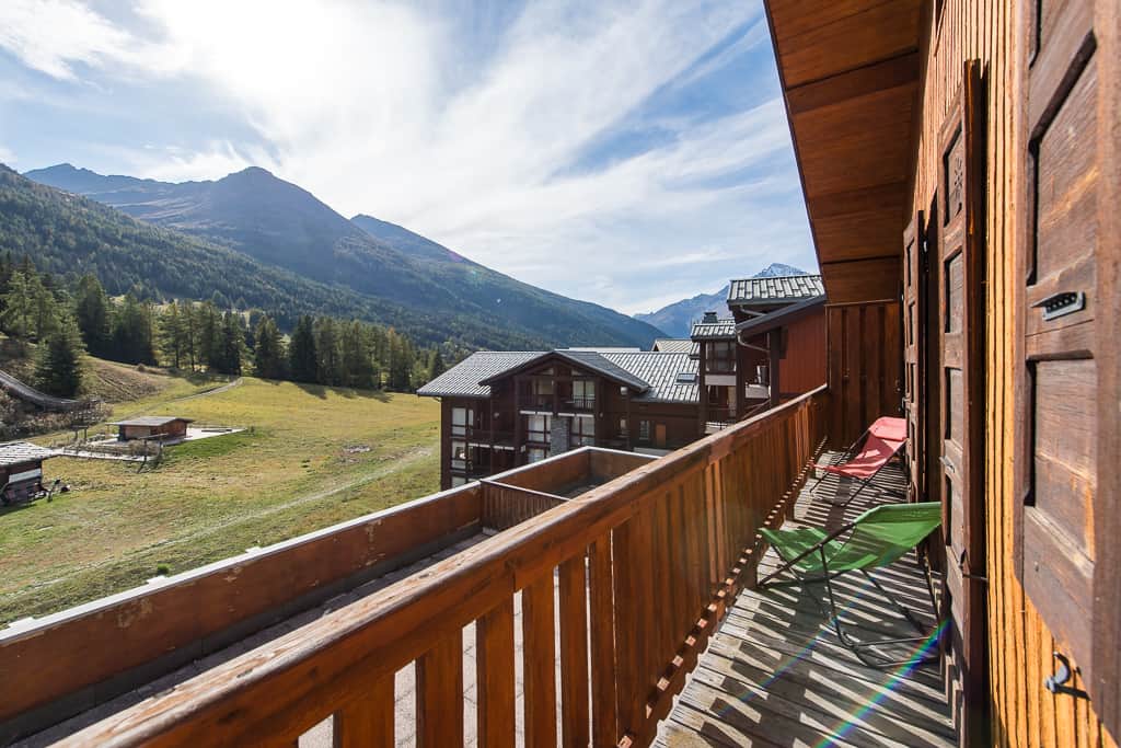 Balcon avec vue imprenable sur les sommets et sur le front de neige de Val Cenis Lanslevillard