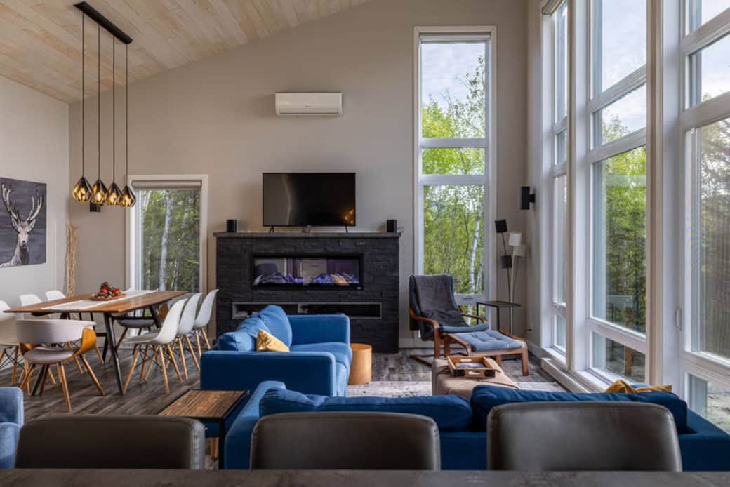Living room (electric fireplace)