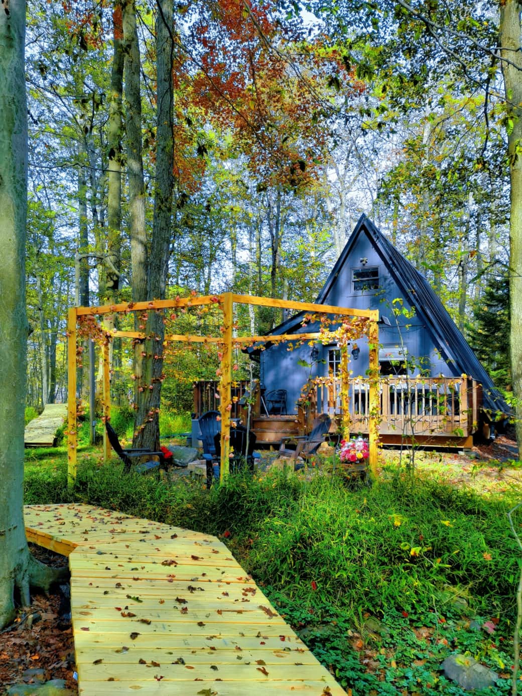 Enjoy your romantic backyard with private trails