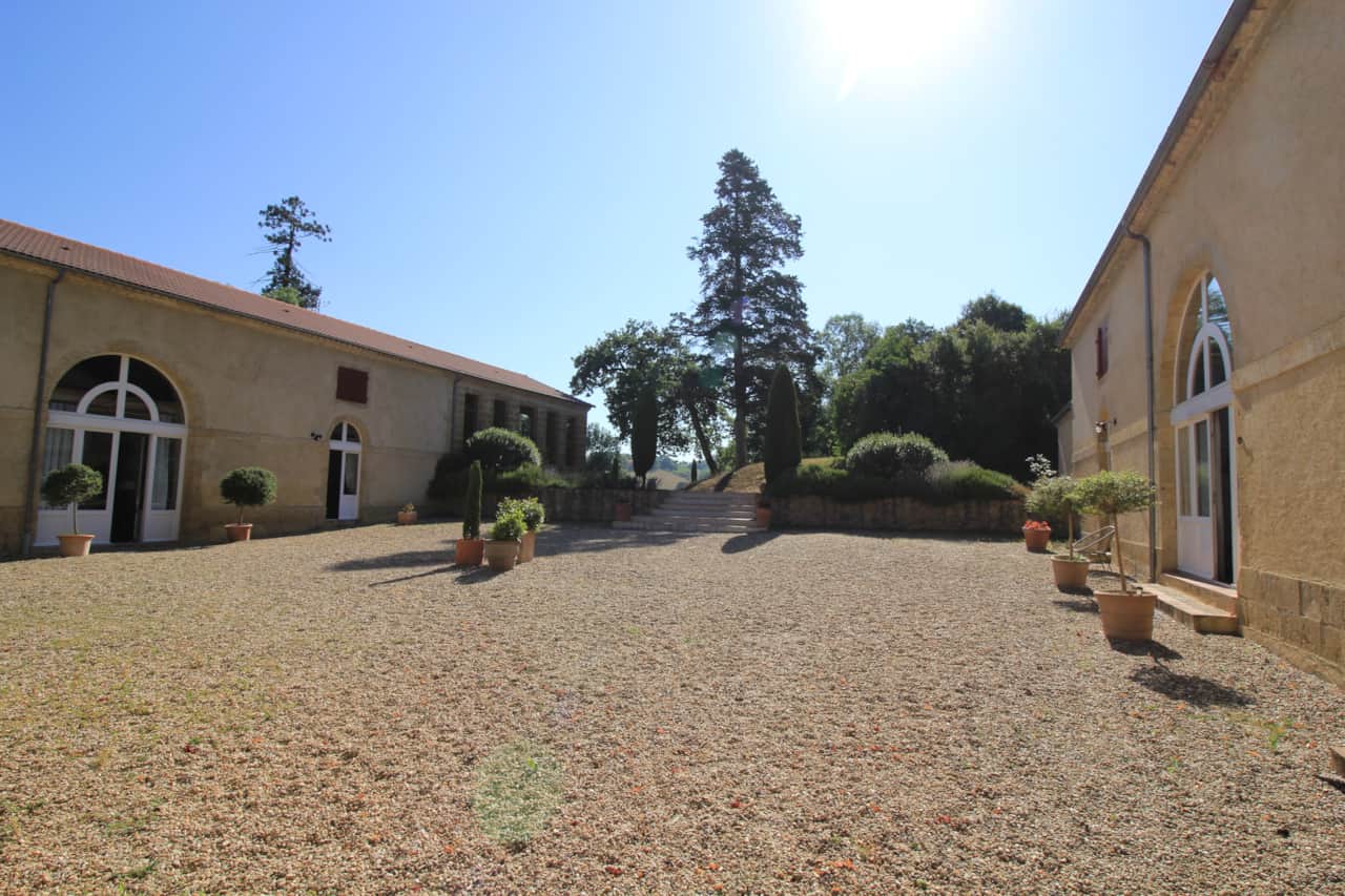 Courtyard, Domaine du Château de Beaulieu, Gers