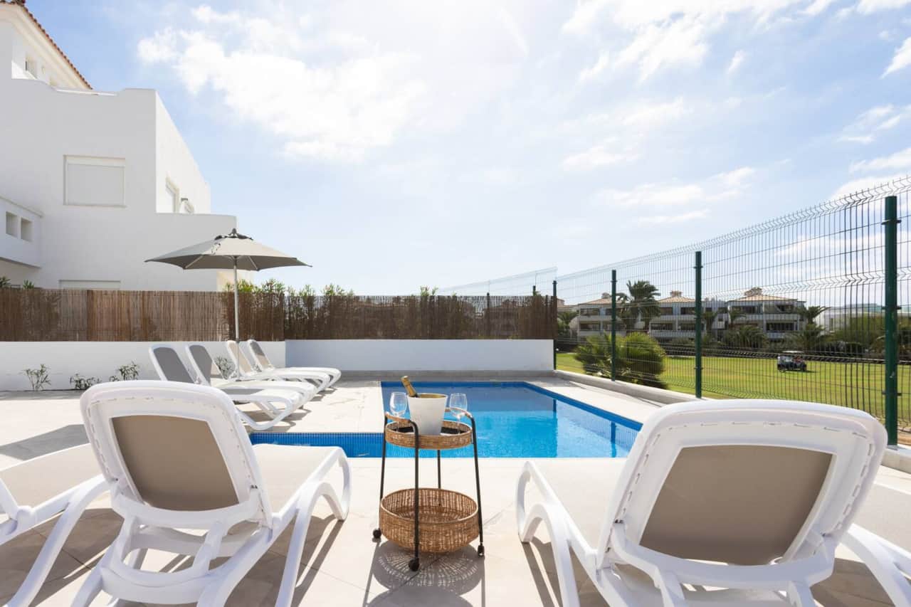 Pool (Outdoor)