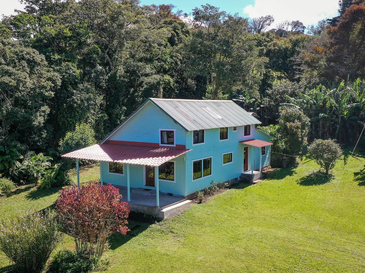 Spacious home surrounded by nature, perfect for a relaxing family getaway.