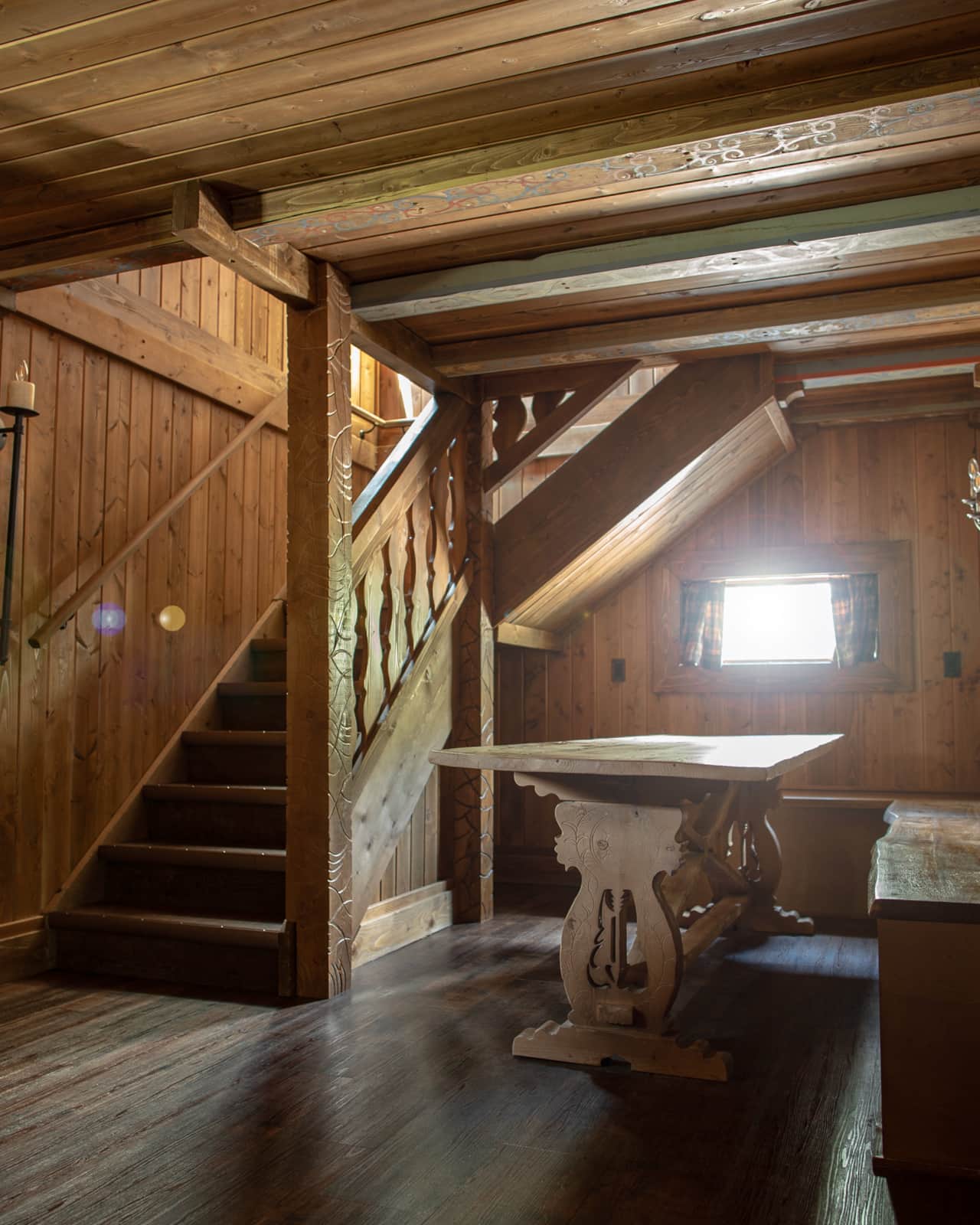 Huntsman's Hut Dining Nook
