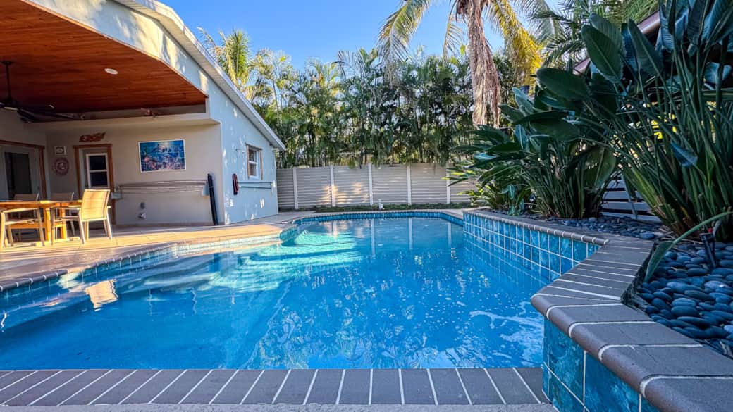 Lido Breeze Private Pool Deck