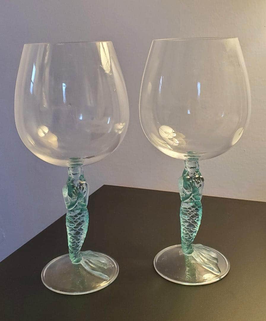 Well look at these fantastic mermaid non breakable wine glasses... inspired by under the sea couture. Well look at these fantastic mermaid non breakable wine glasses... inspired by under the sea couture.