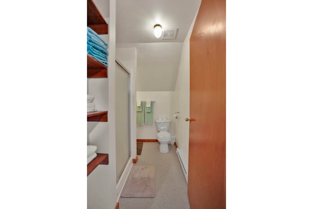 1 bathroom, walk in shower