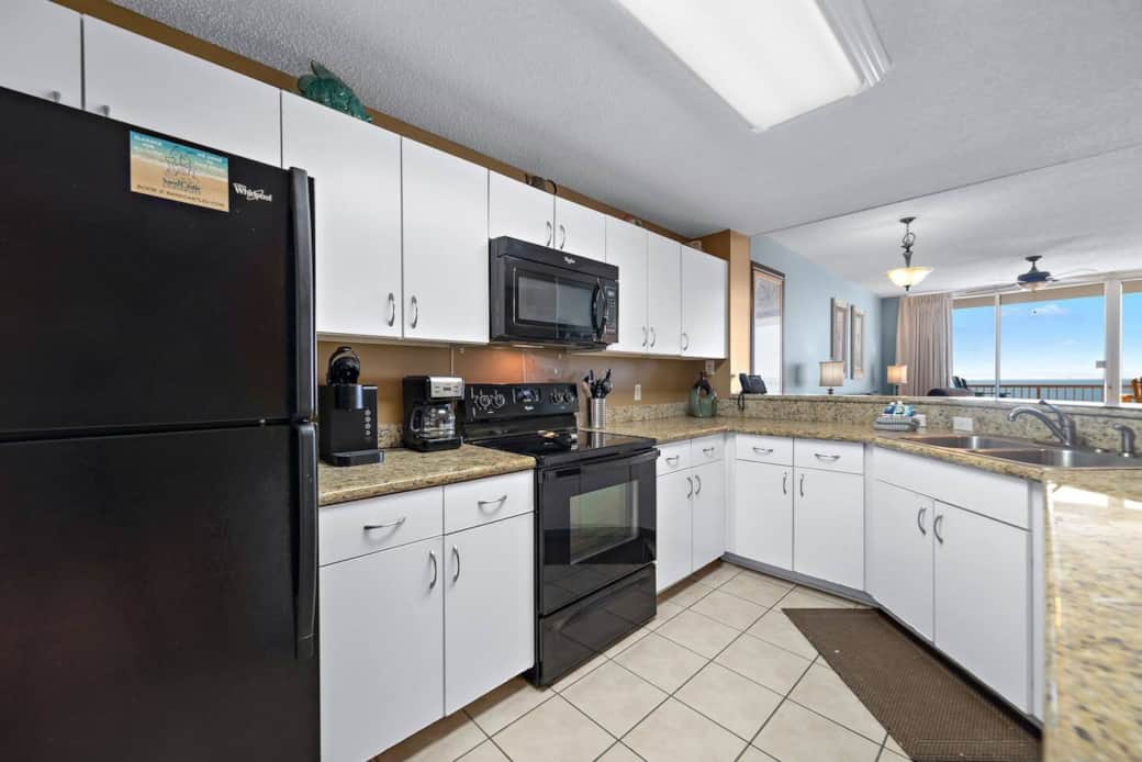 Full Size Kitchen 