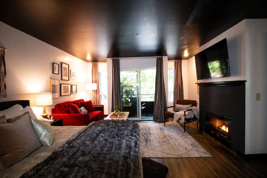 Stylish Rock room in the Heart of Seattle
