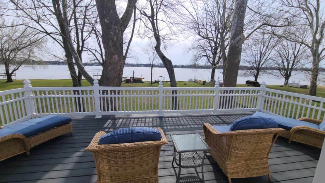 BALCONY LAKE CENTER