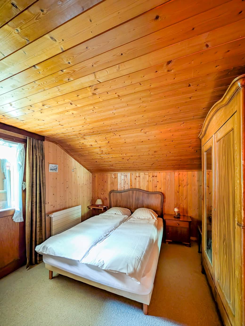 Chambre avec lit double