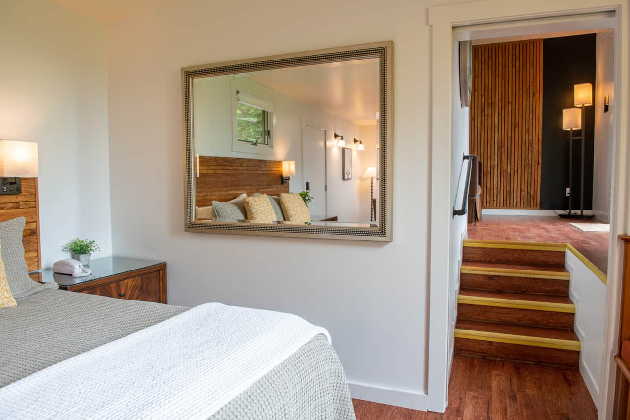 Bay View Suite - Steps to Bonus RoomRoom & Bath