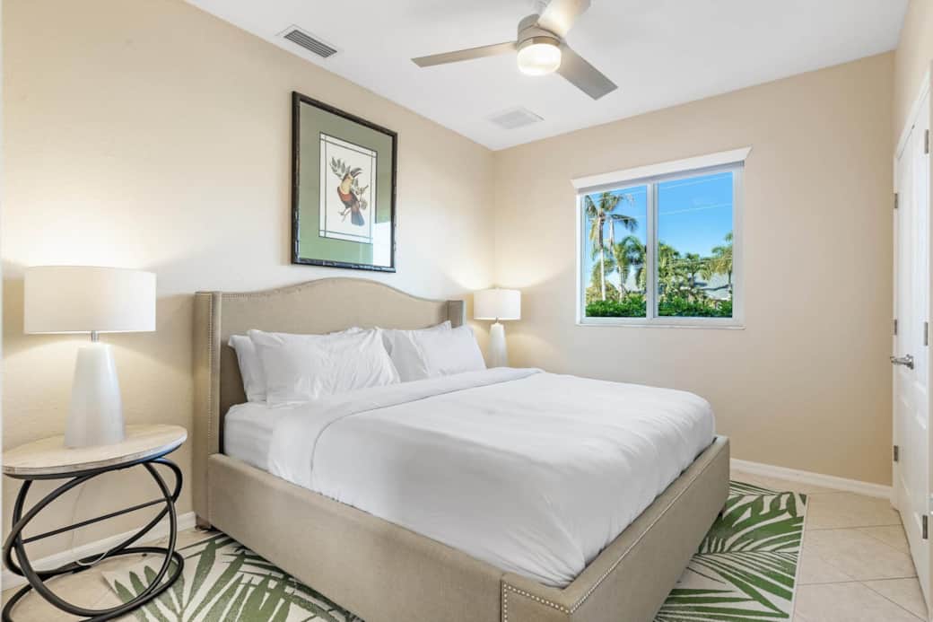 Toucan Room (King Bed)