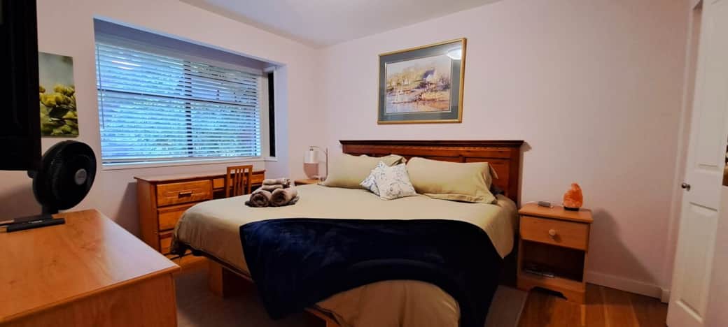 King size bed with memory foam mattress