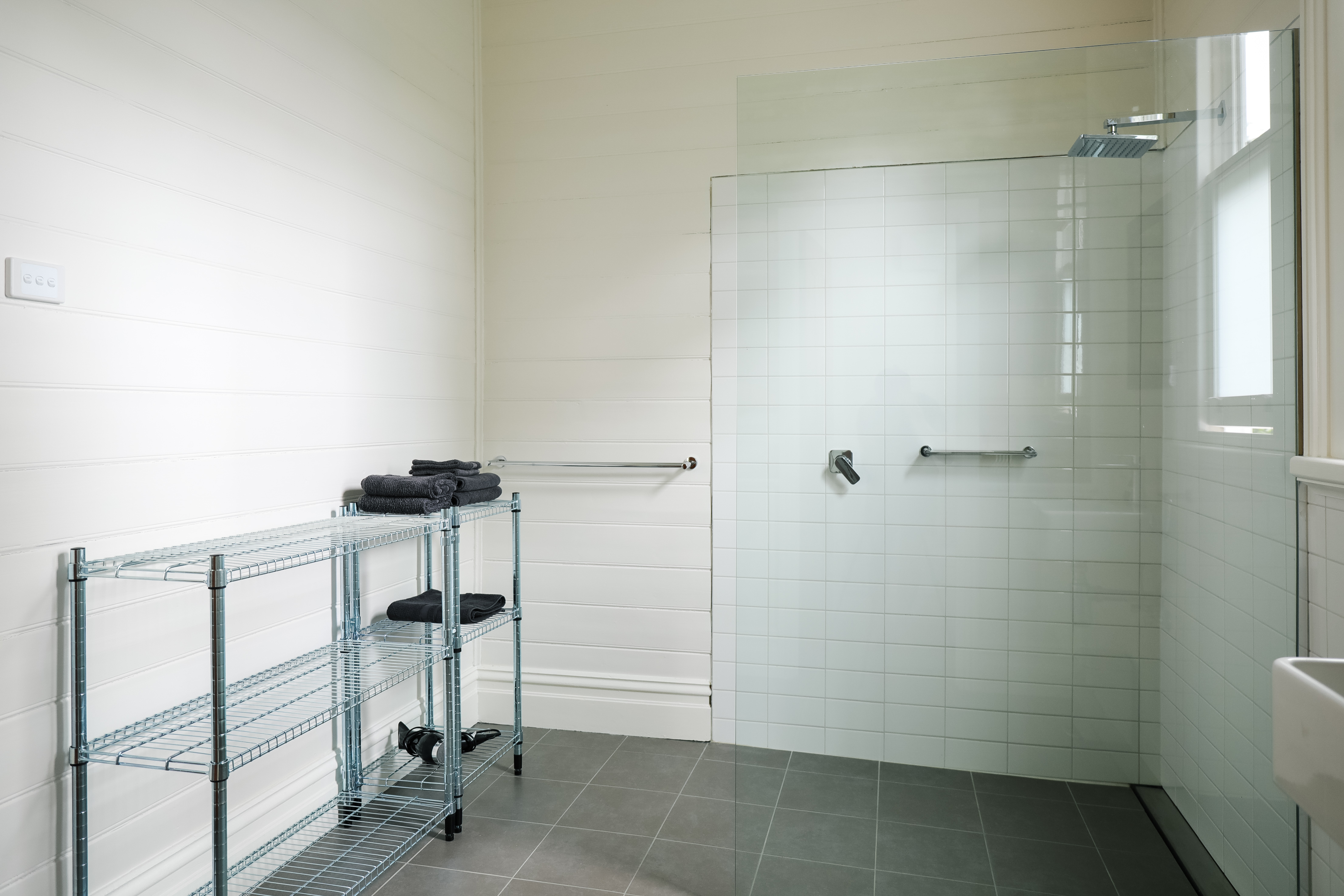 Willow Cottage - Walk in Shower