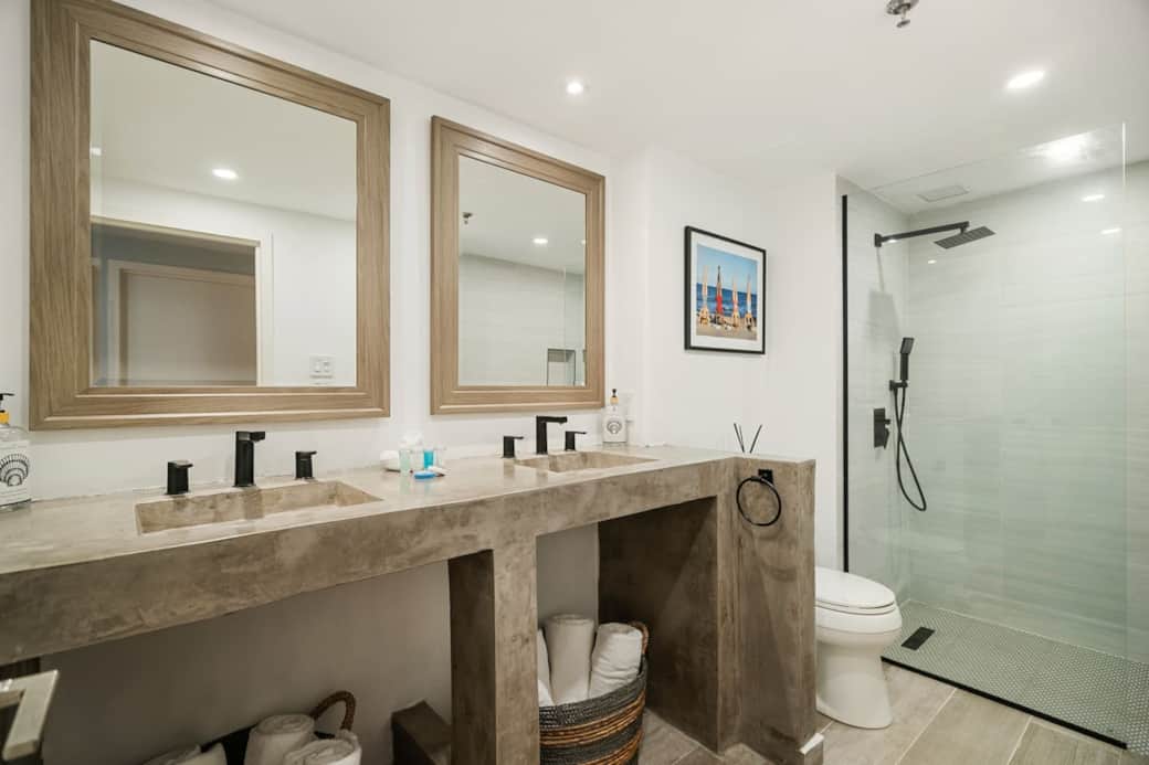 Complete with double sinks
