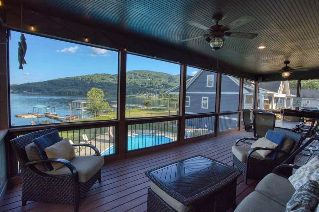 Kosher Cove- Screened in porch