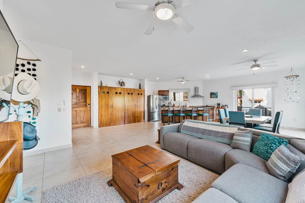 Spacious open floor concept Spacious open floor concept