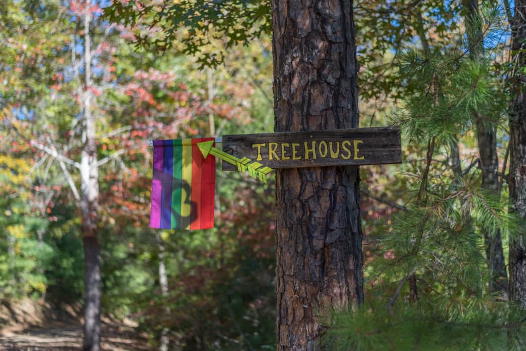 Treehouse Love sign