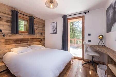 frisbee ensuite bedroom with terrace