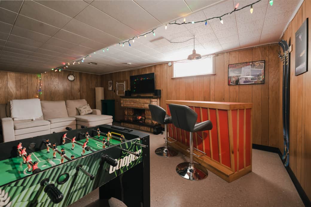 The Trail House Fireplace and Mt Porphyre Vacation Home in Murdochville