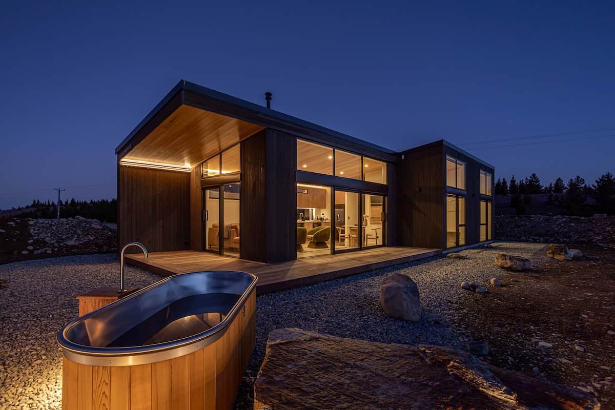 Take a soak in the outside bath tub and enjoy the Dark Sky Reserve