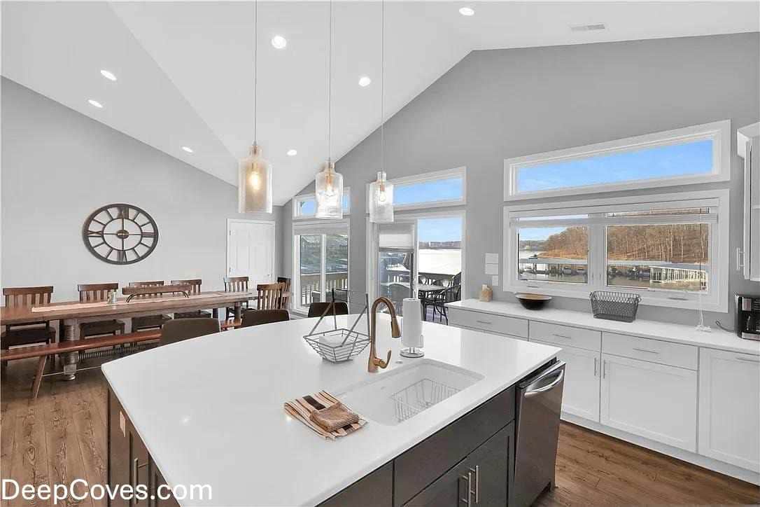 Kitchen up Island M.JPG