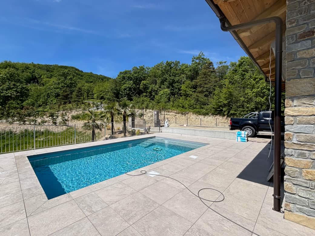 PINI - Pool und Terrasse, Waldblick