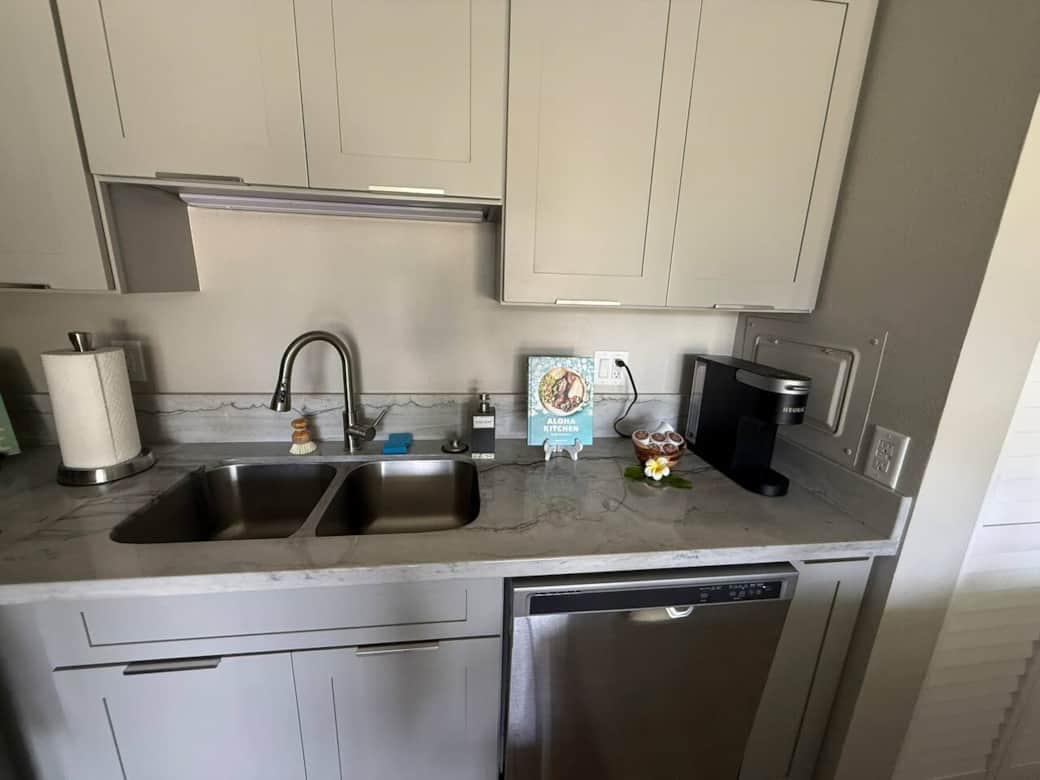 Complementary coffee for your first morning in paradise. 