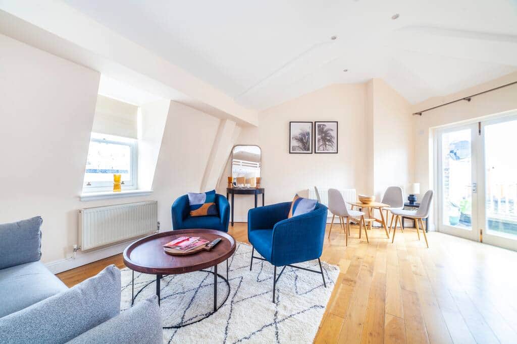 Open plan sitting room 