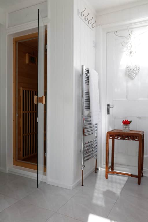 Bathroom 1: Sauna / bathroom