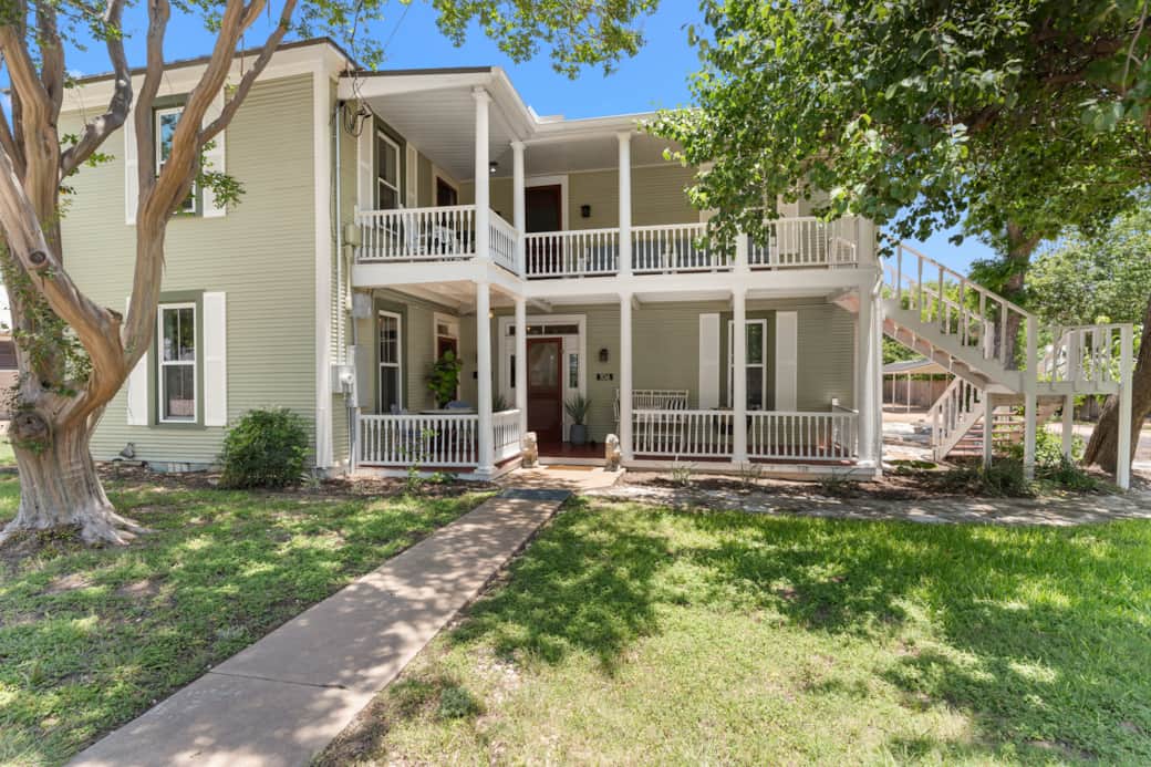 Fredericksburg charm meets modern luxury in this historic home Fredericksburg charm meets modern luxury in this historic home