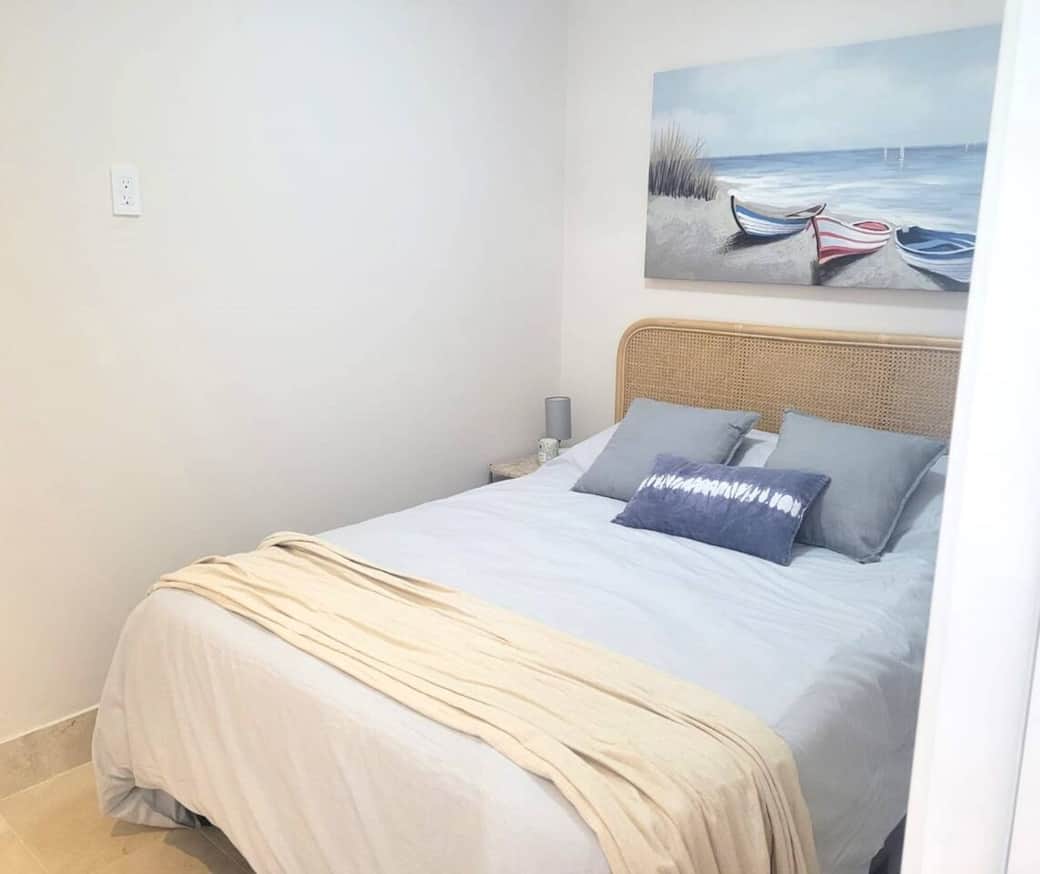 Segunda habitación con cama tamaño full para dos personas