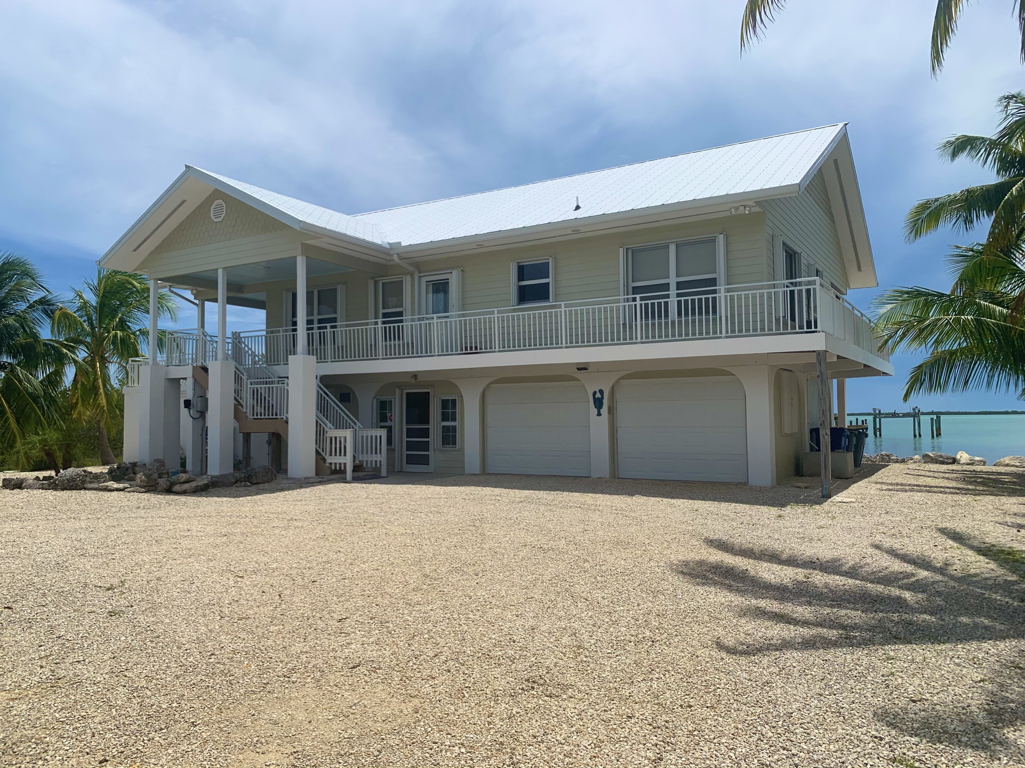 Beachside At Torchview