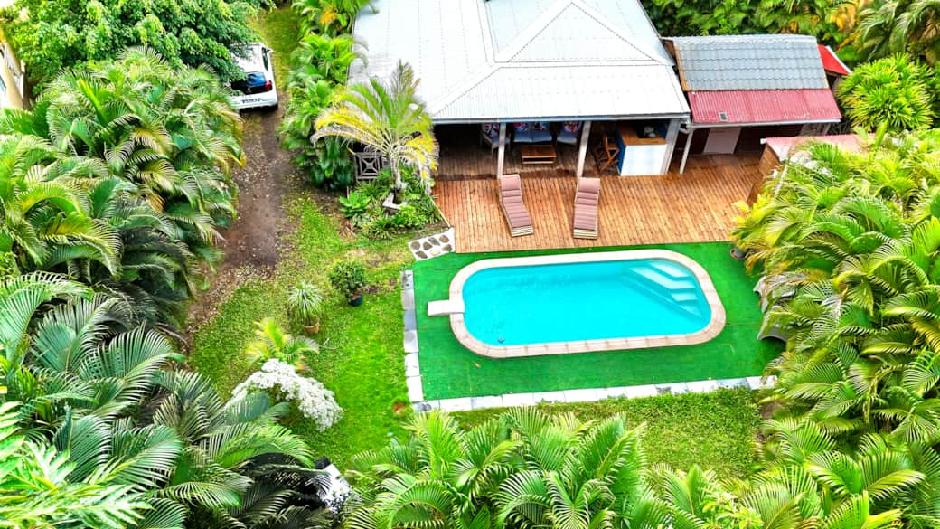 Vue au drone de la villa Botanica