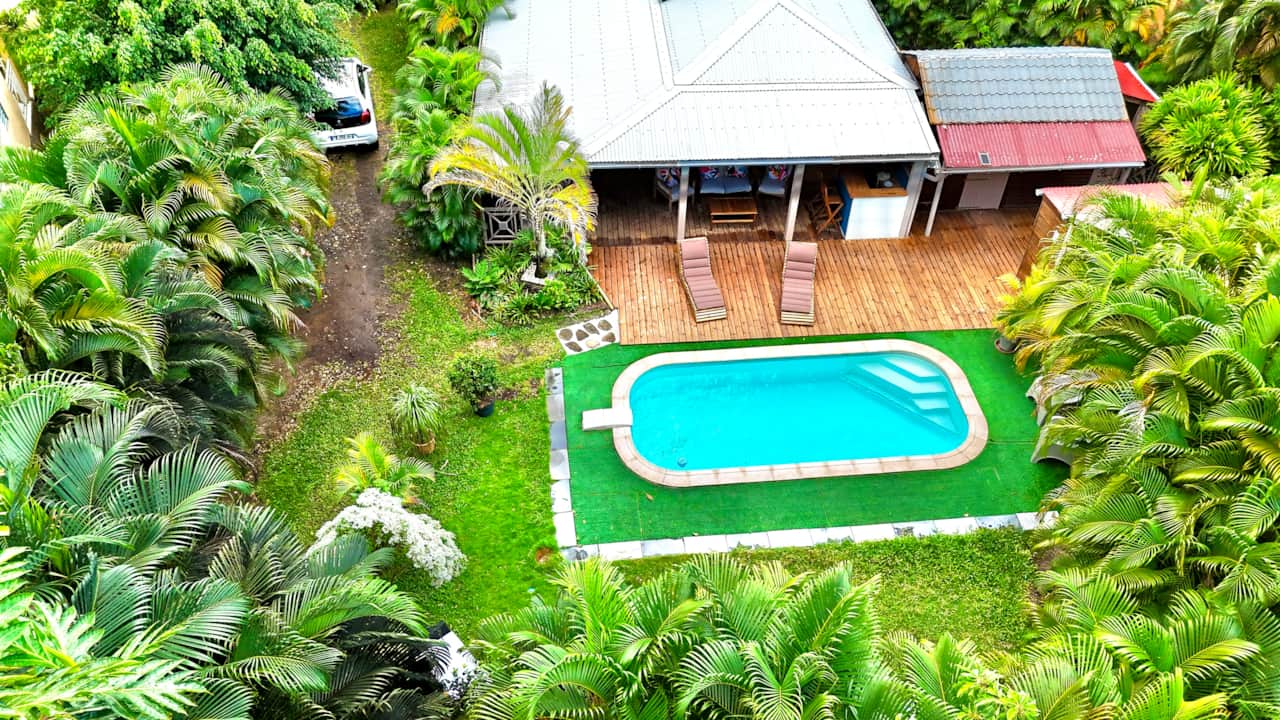 Vue au drone de la villa Botanica