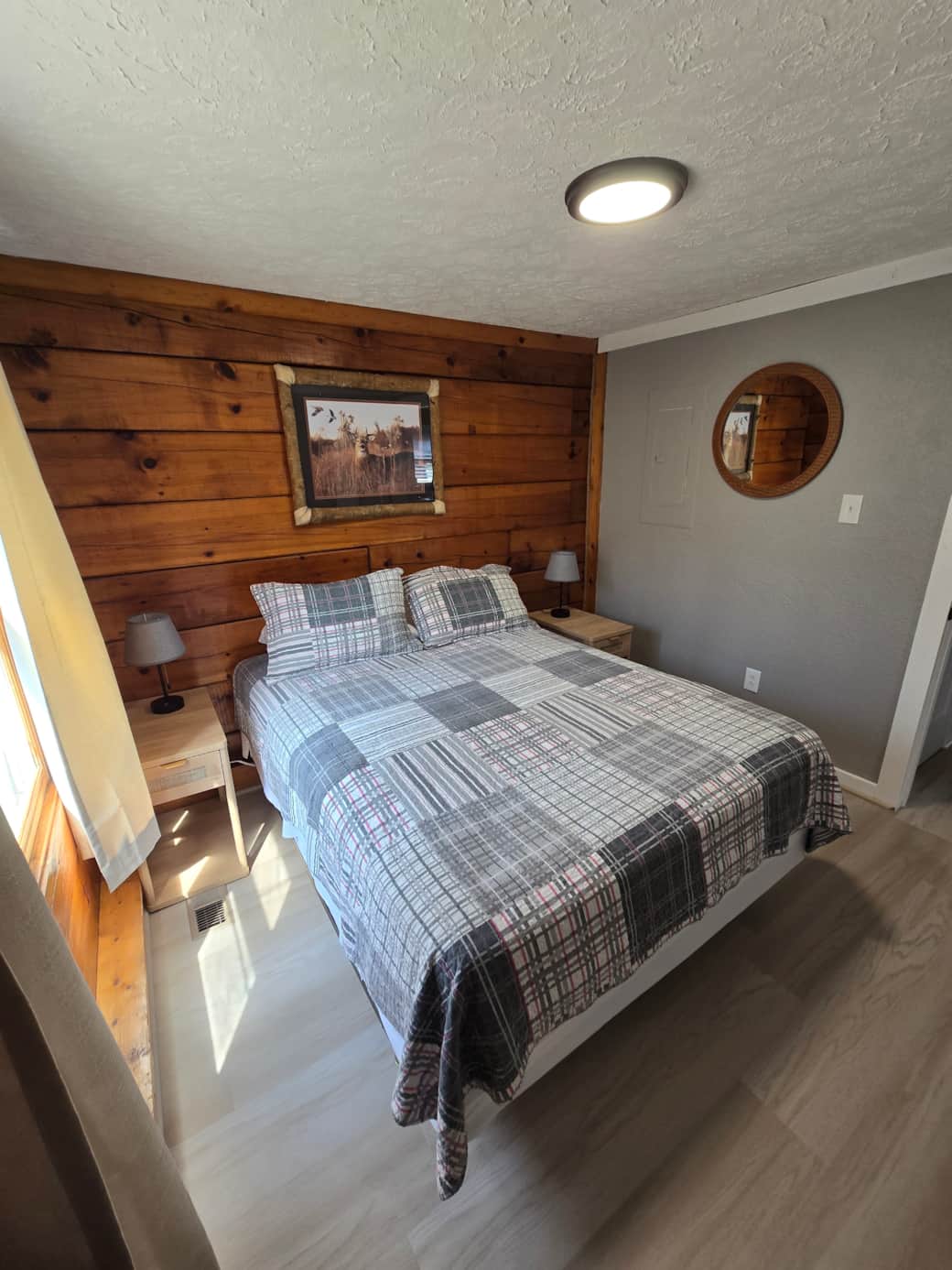 Bedroom with Queen Bed Bedroom with Queen Bed