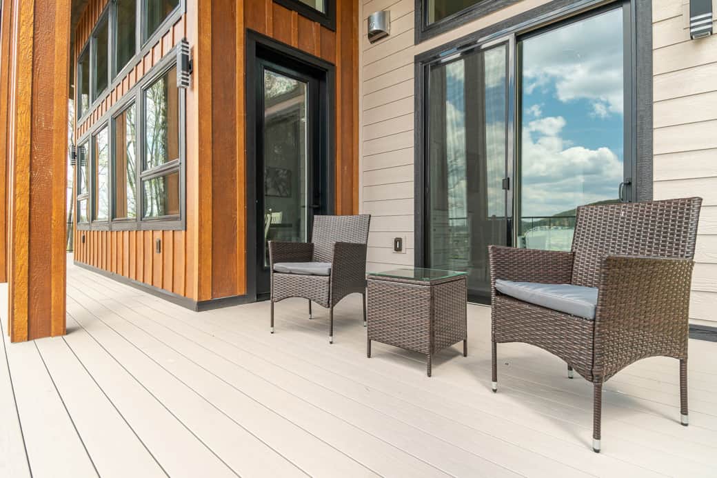 Exterior Top Deck