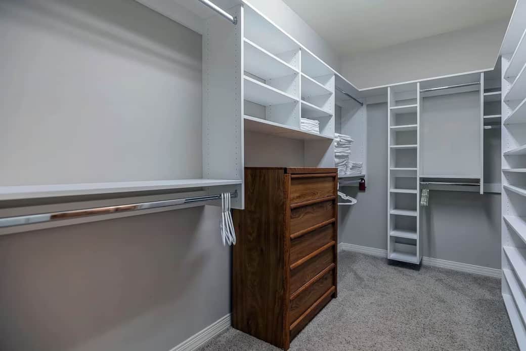 Master bedroom - Walk-in closet