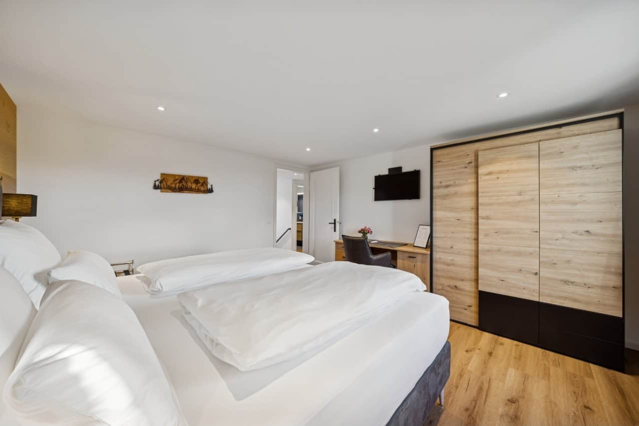 Schlafzimmer 1