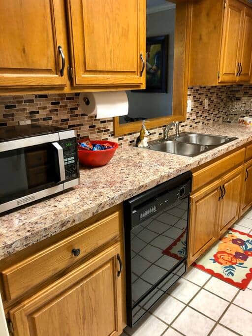 FULL KITCHEN FULL KITCHEN