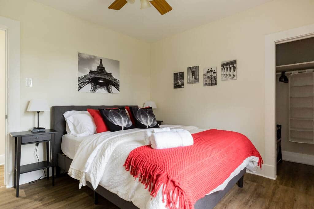 Master bedroom queen size bed Master bedroom queen size bed