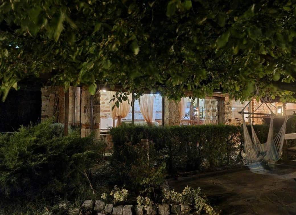 Kitchen building nightview