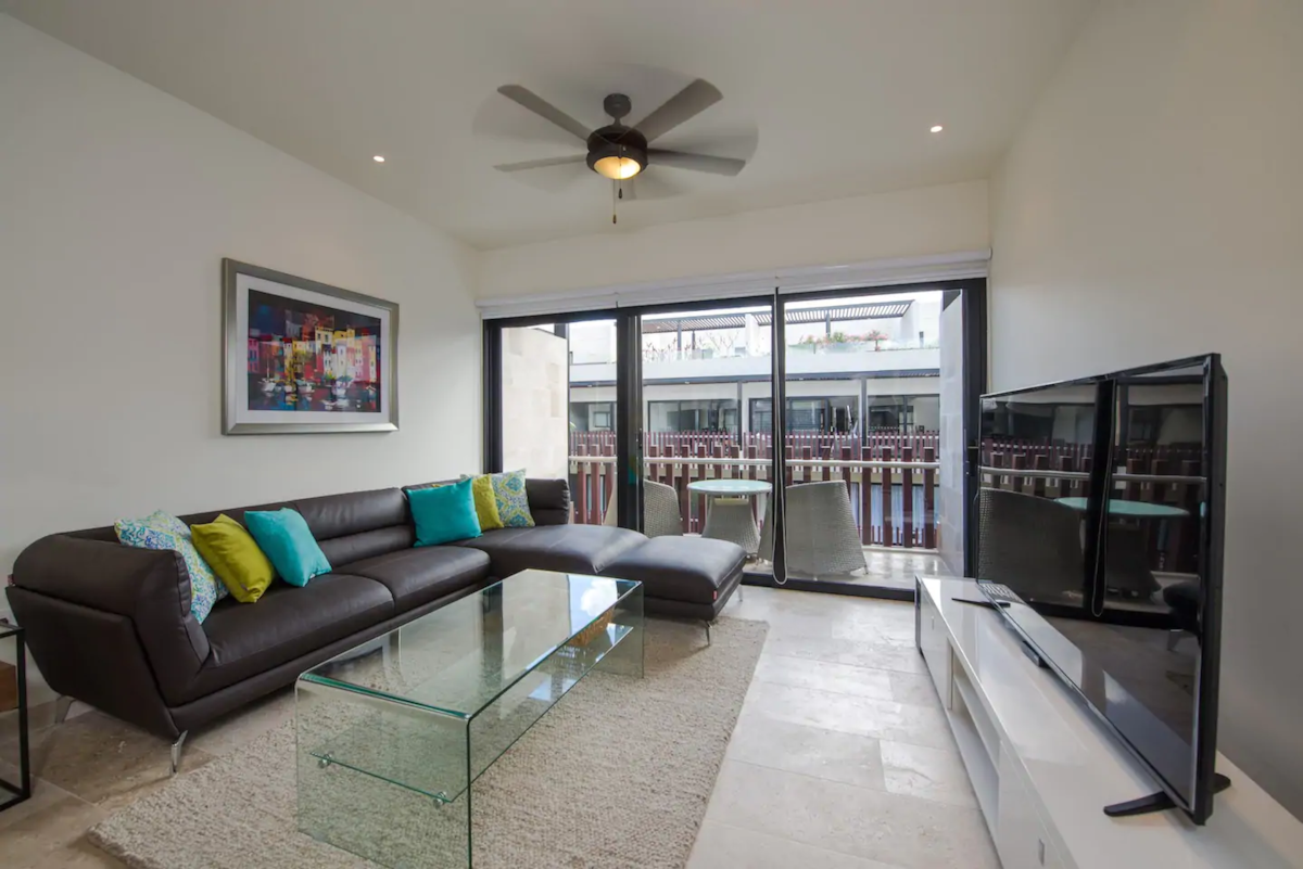Curated visual reference: Visual Reference: Penthouse At Palmares With Ideal Location And Pool